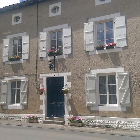Vingt Grand Rue Bed & Breakfast Champagne-Mouton Exterior foto