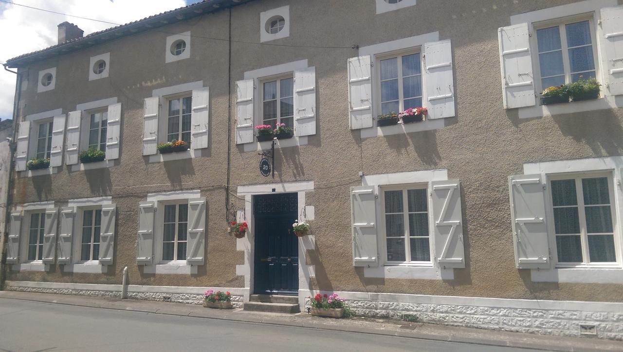 Vingt Grand Rue Bed & Breakfast Champagne-Mouton Exterior foto